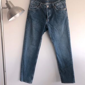 Monki Slim Straight leg Jean